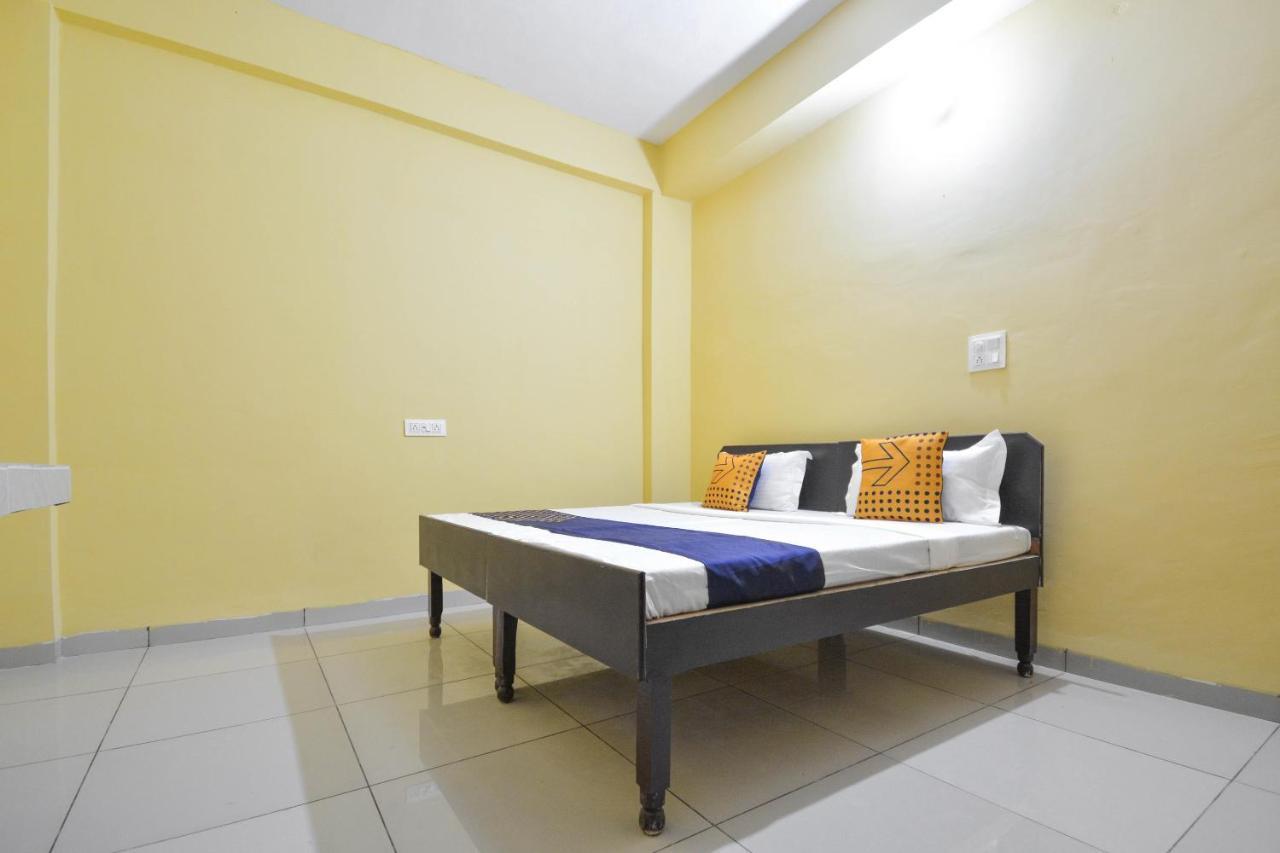 Spot On Hotel Diamond Sohana Exterior foto