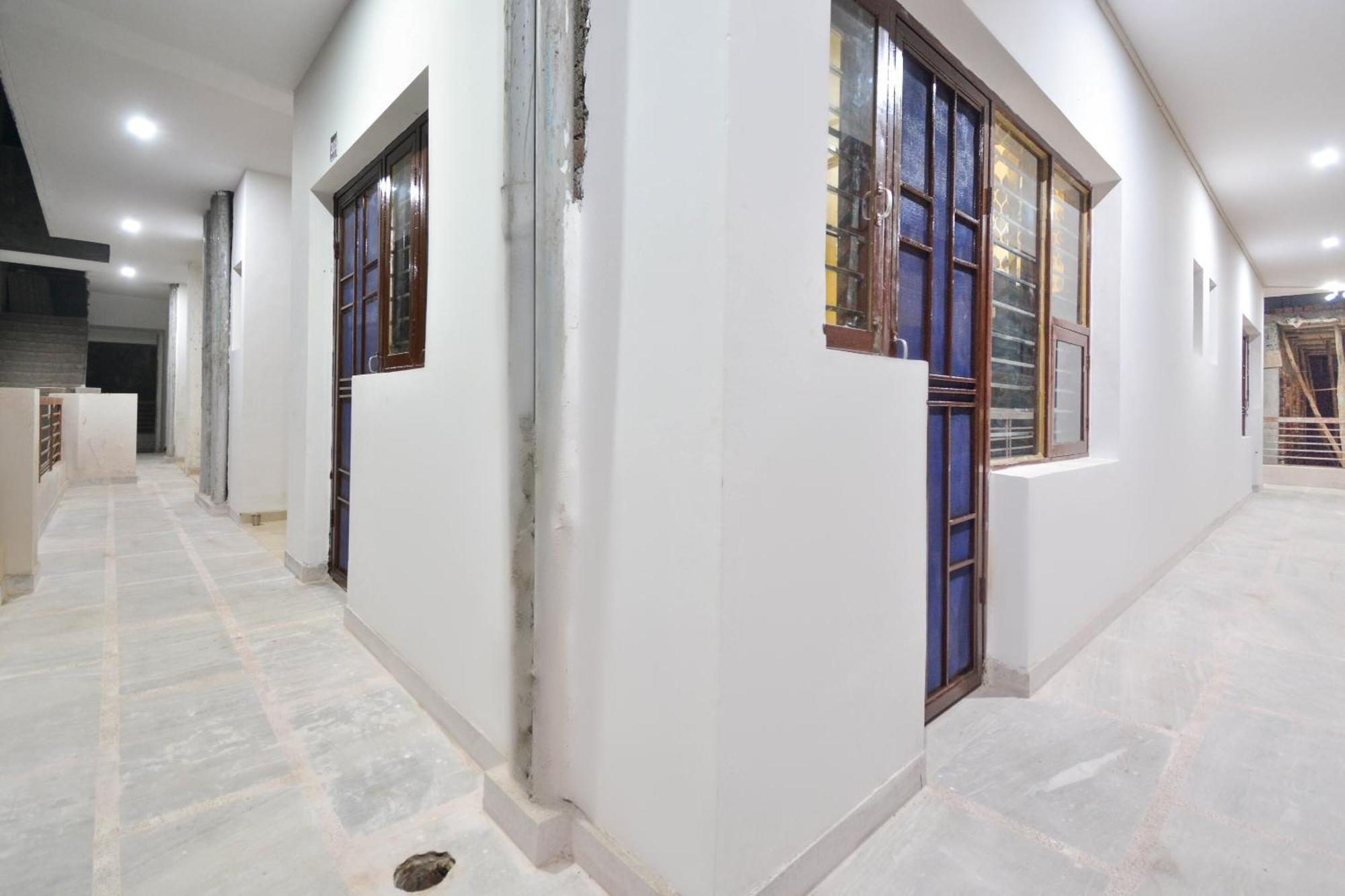 Spot On Hotel Diamond Sohana Exterior foto