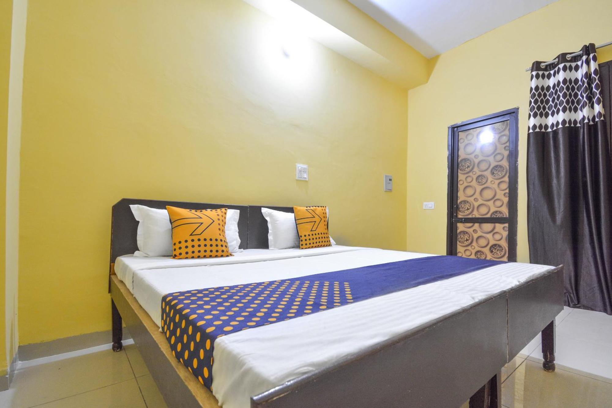 Spot On Hotel Diamond Sohana Exterior foto
